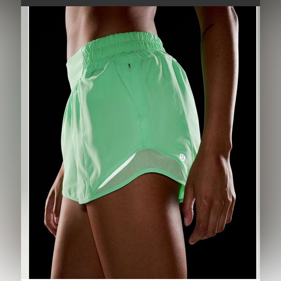 lululemon athletica Pants - 🍋Lululemon🍋 | Hotty Hot Low-Rise Lined Short 4" in pistachio